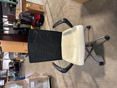 Mesh Back Task Chair 